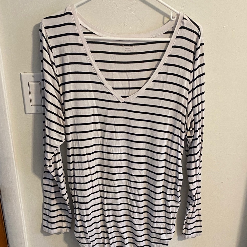*SOLD* Motherhood Maternity XL Black Striped Long Sleeve V-Neck